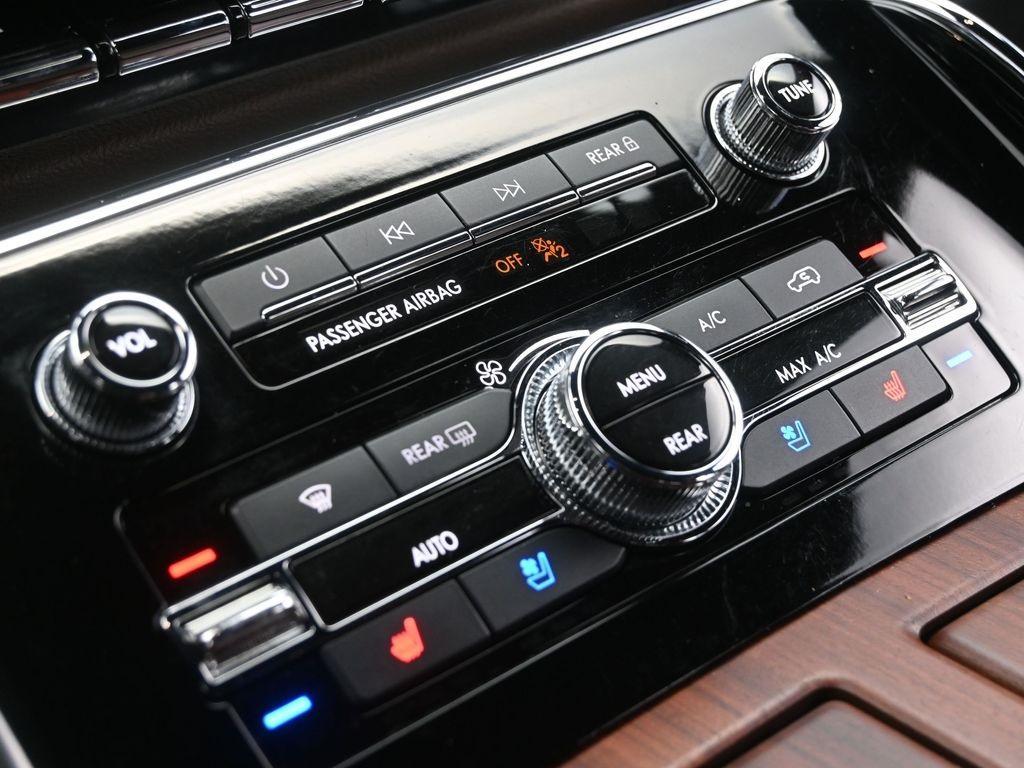 used 2022 Lincoln Navigator car, priced at $50,998