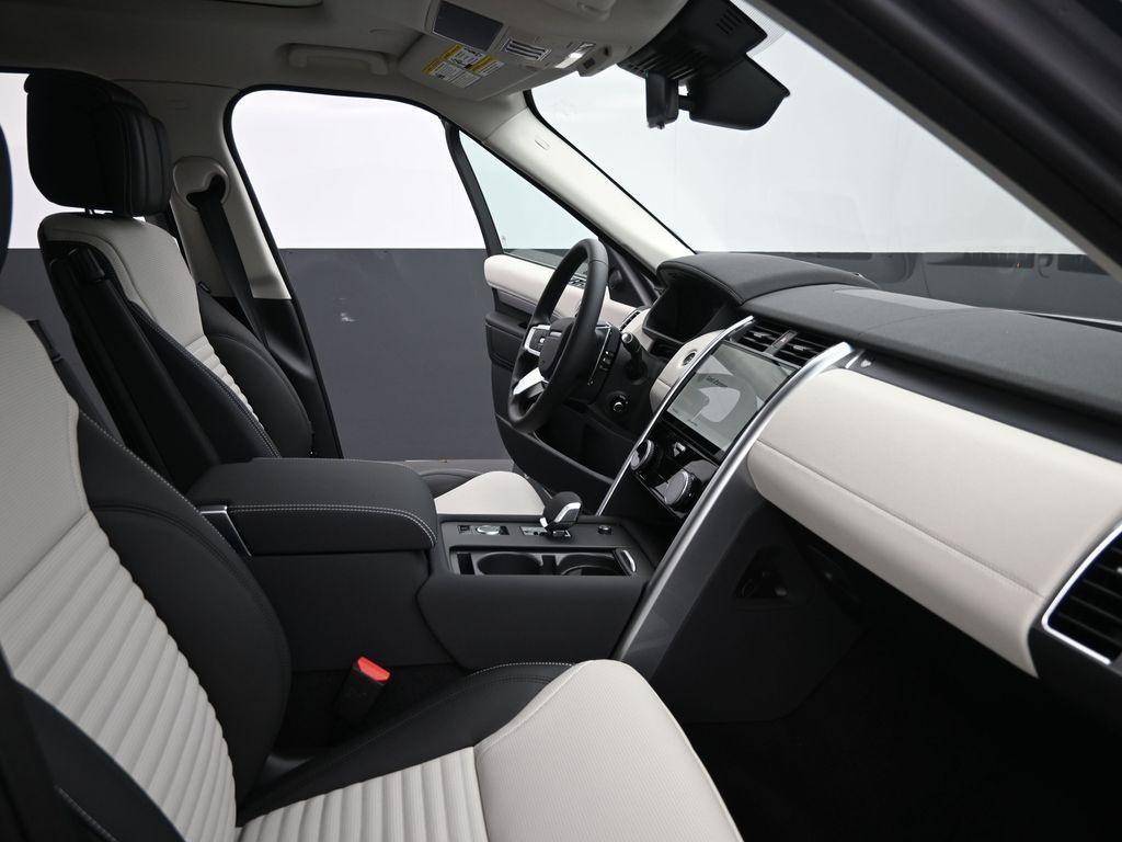 new 2025 Land Rover Discovery car, priced at $78,663
