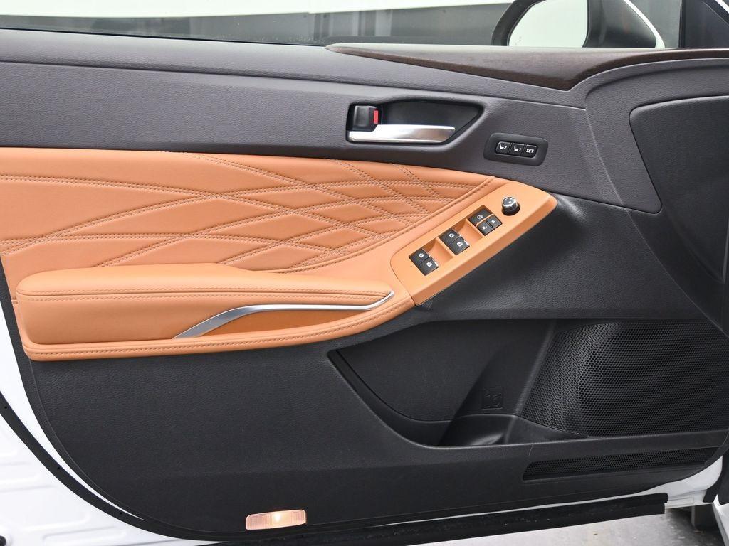 used 2020 Toyota Avalon Hybrid car, priced at $26,499