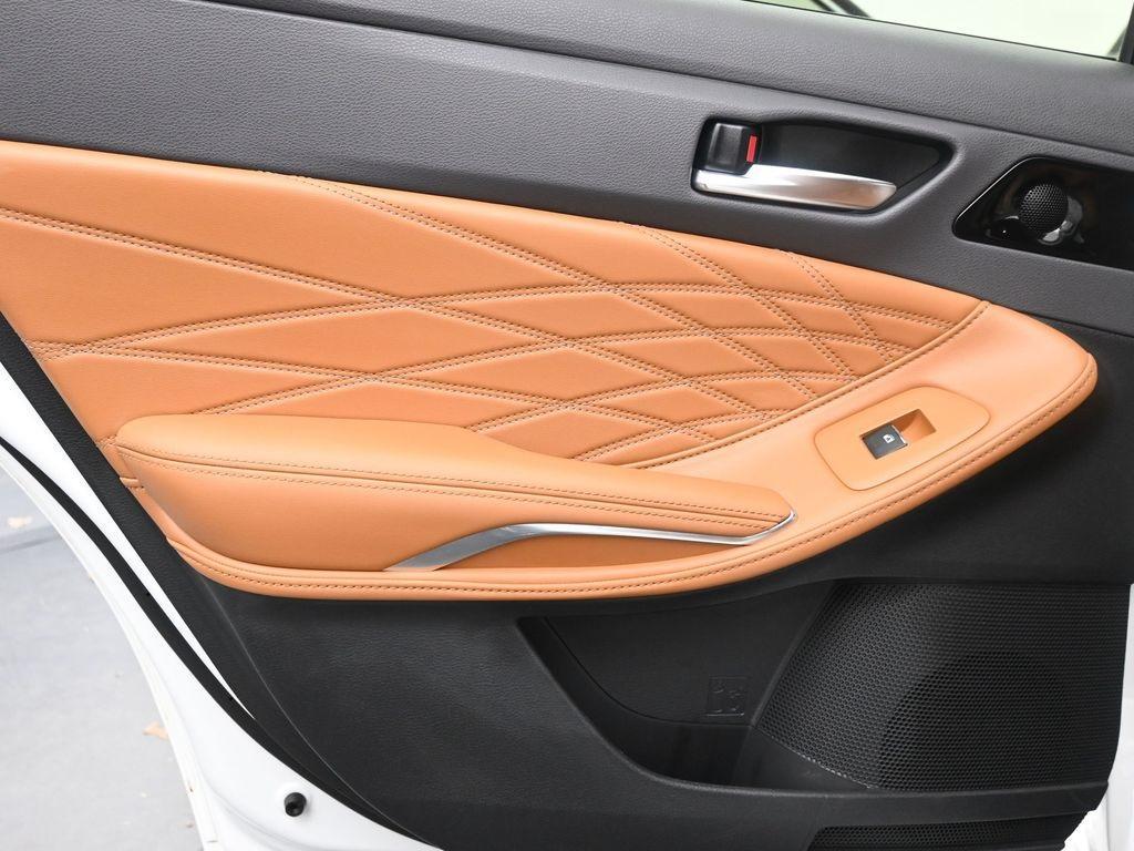 used 2020 Toyota Avalon Hybrid car, priced at $26,499