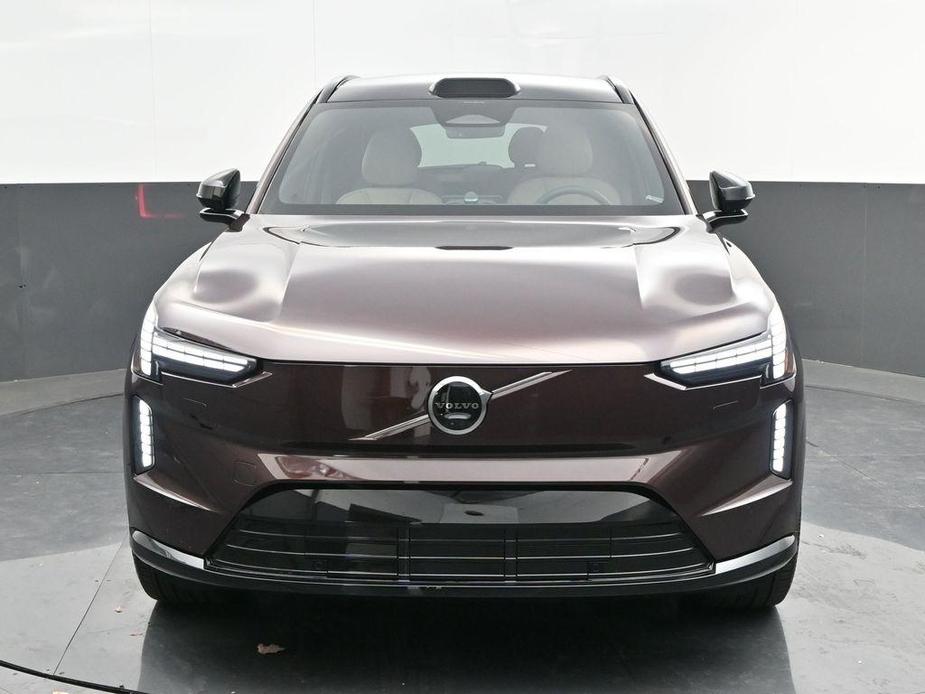 new 2025 Volvo EX90 car, priced at $95,140