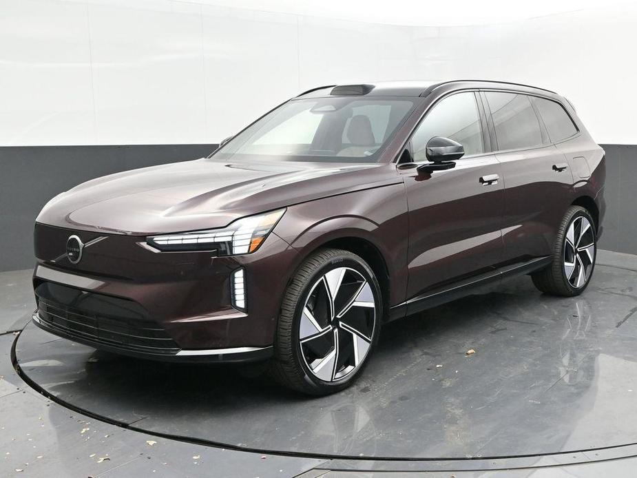 new 2025 Volvo EX90 car, priced at $95,140