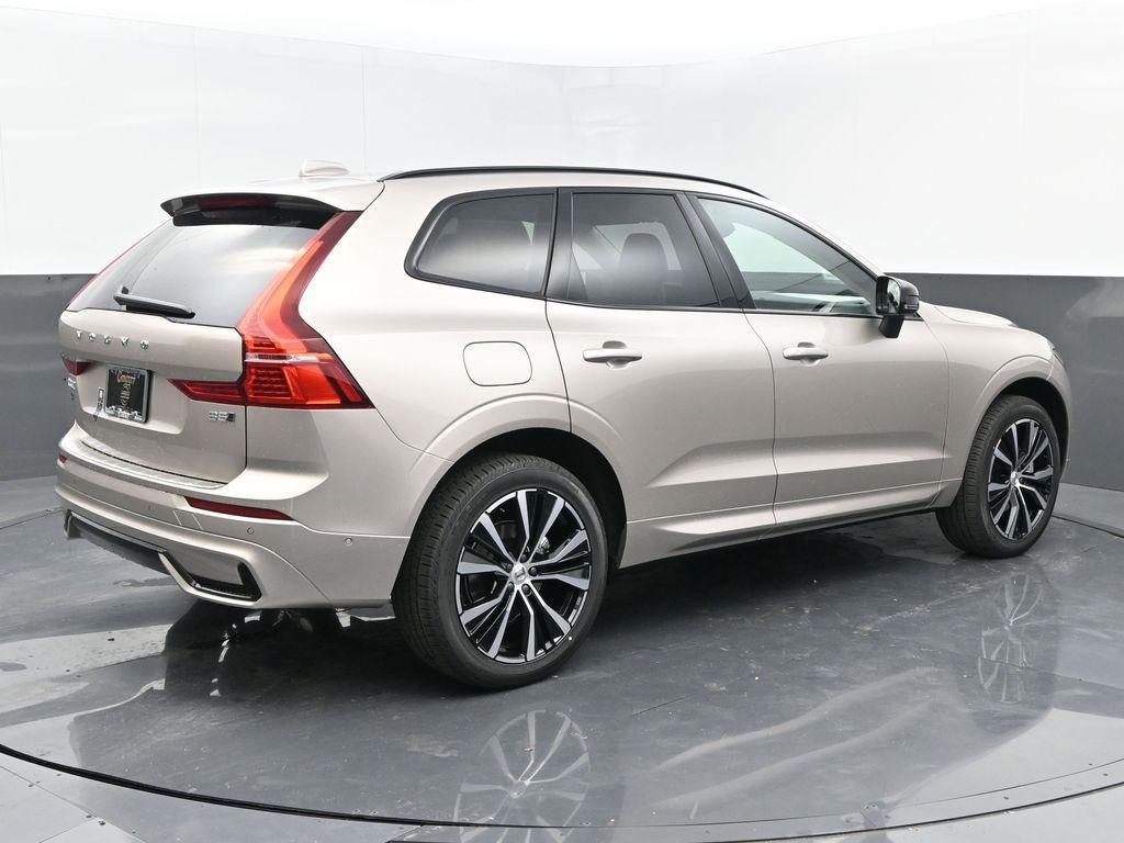 new 2025 Volvo XC60 car, priced at $54,585