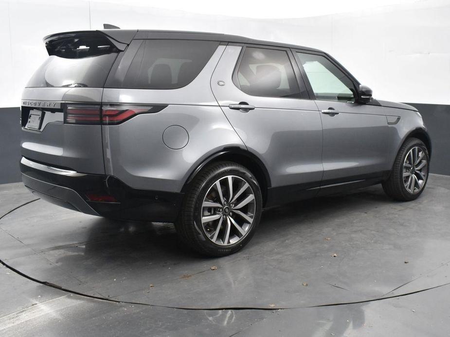 new 2024 Land Rover Discovery car, priced at $72,688