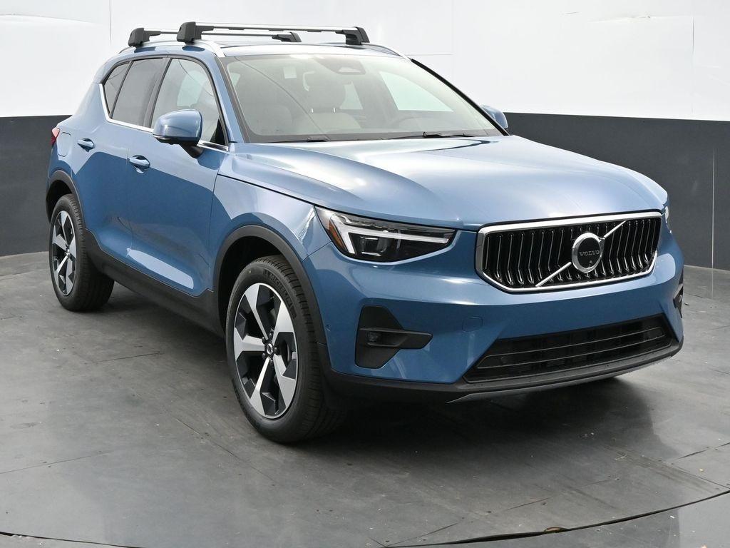 new 2025 Volvo XC40 car, priced at $49,770