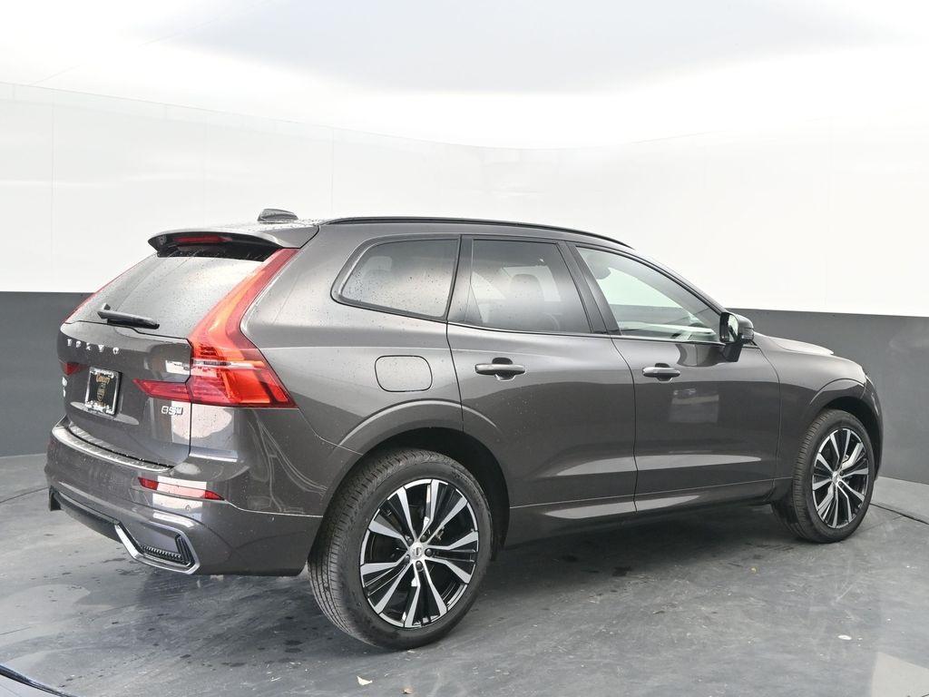 new 2025 Volvo XC60 car, priced at $62,195
