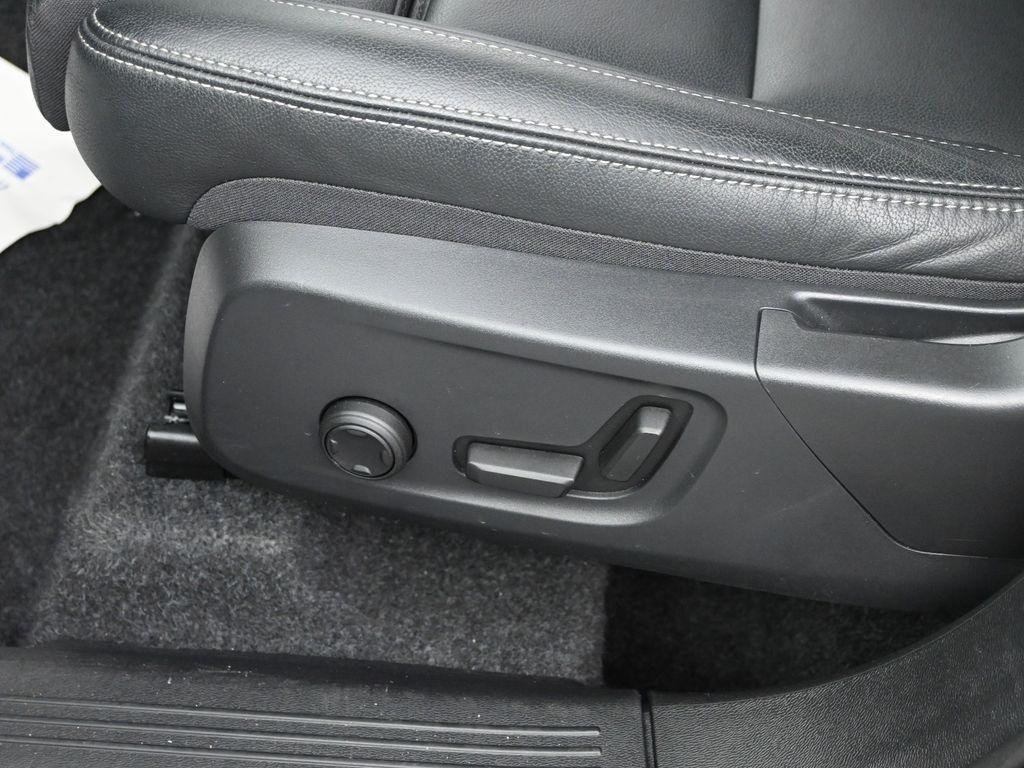 used 2025 Volvo XC40 car, priced at $37,998