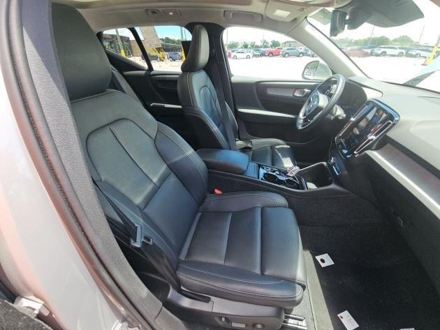 used 2025 Volvo XC40 car, priced at $38,998
