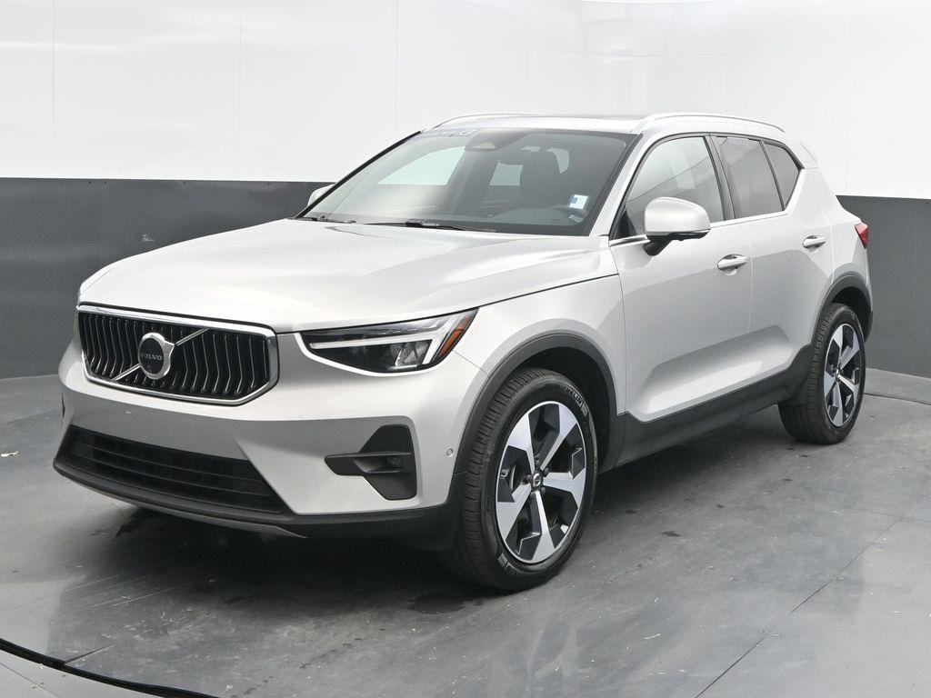 used 2025 Volvo XC40 car, priced at $37,998
