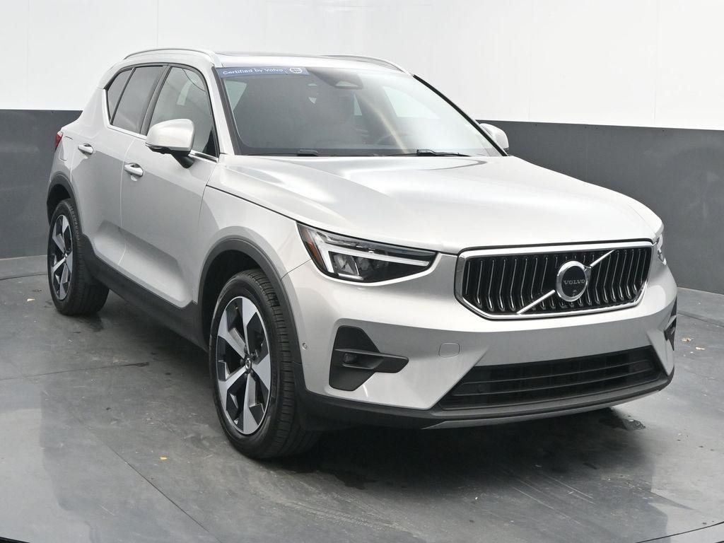 used 2025 Volvo XC40 car, priced at $37,998