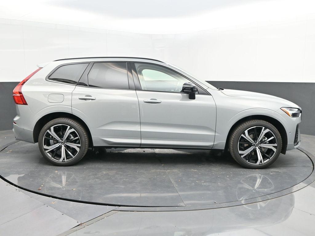 new 2025 Volvo XC60 car, priced at $59,095