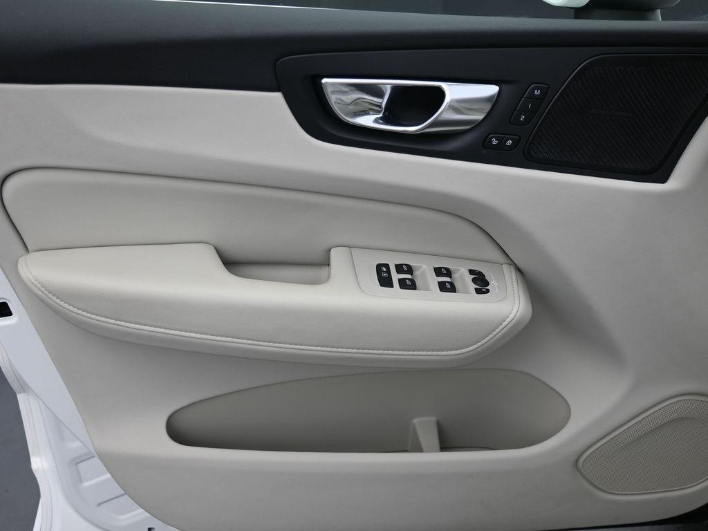 used 2023 Volvo XC60 car, priced at $39,498