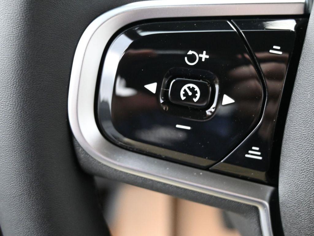 new 2025 Volvo XC90 Plug-In Hybrid car, priced at $71,293