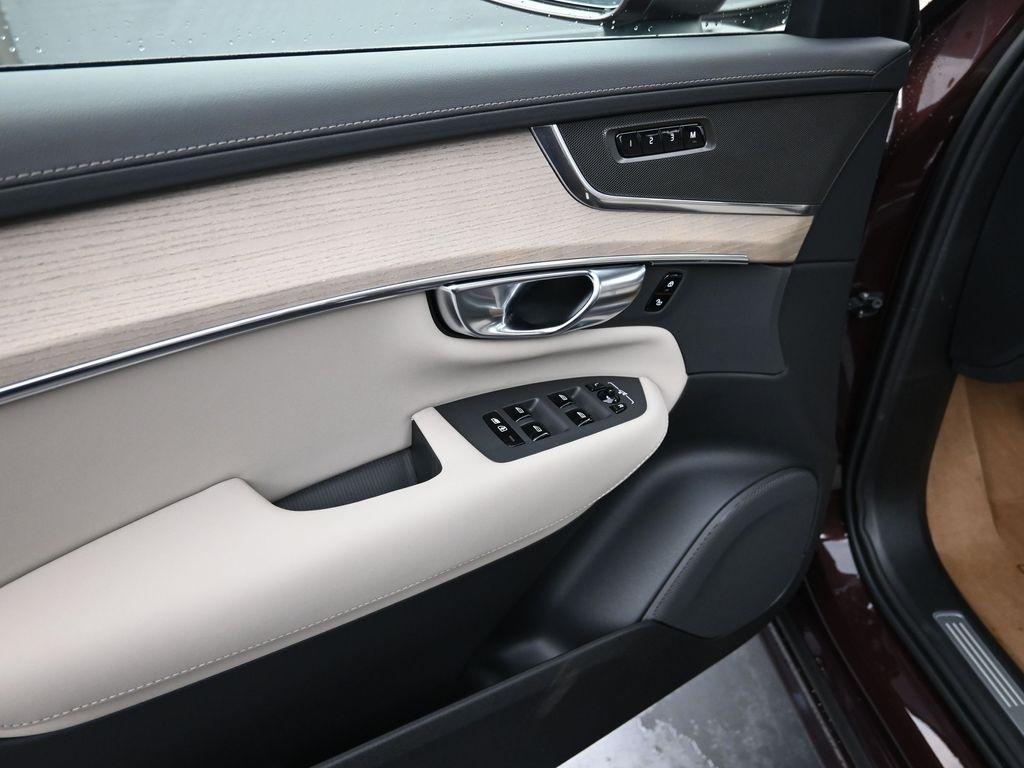 new 2025 Volvo XC90 Plug-In Hybrid car, priced at $71,293