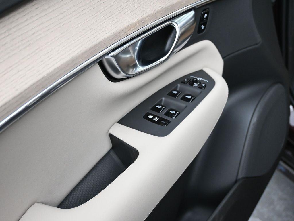 new 2025 Volvo XC90 Plug-In Hybrid car, priced at $71,293