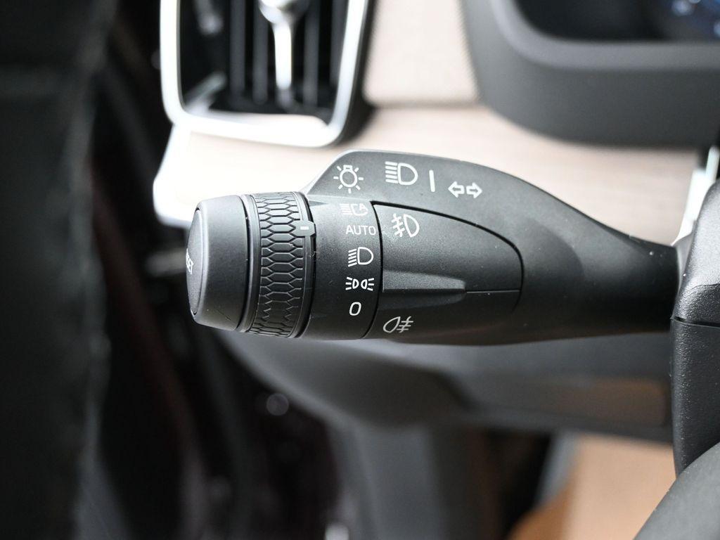 new 2025 Volvo XC90 Plug-In Hybrid car, priced at $71,293