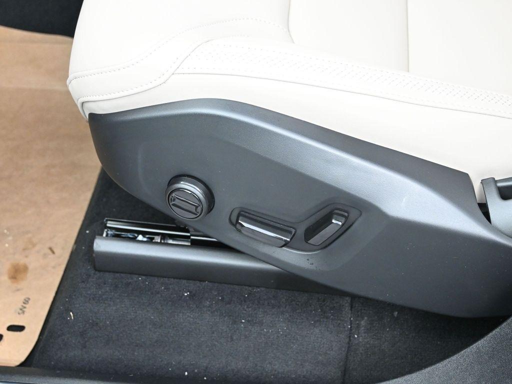 new 2025 Volvo XC90 Plug-In Hybrid car, priced at $71,293