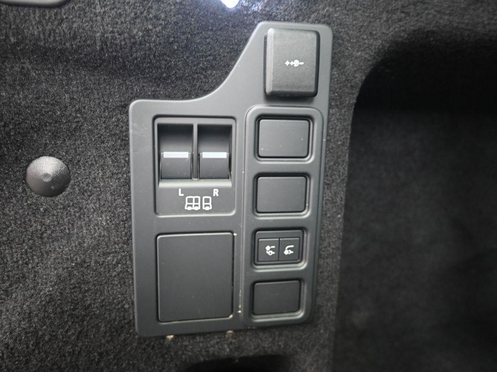 used 2023 Land Rover Discovery car, priced at $52,299