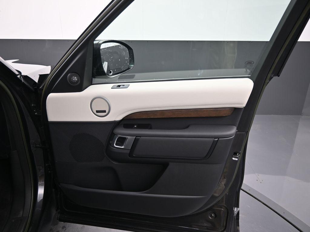 used 2023 Land Rover Discovery car, priced at $52,299