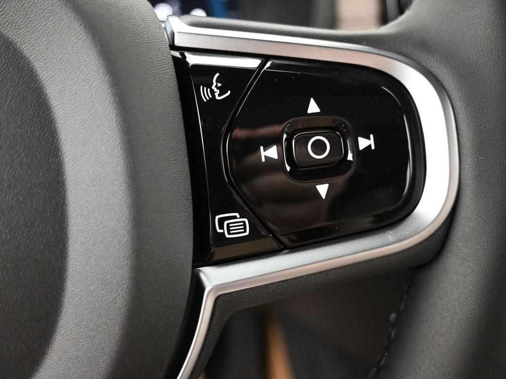 new 2025 Volvo XC90 car, priced at $65,555