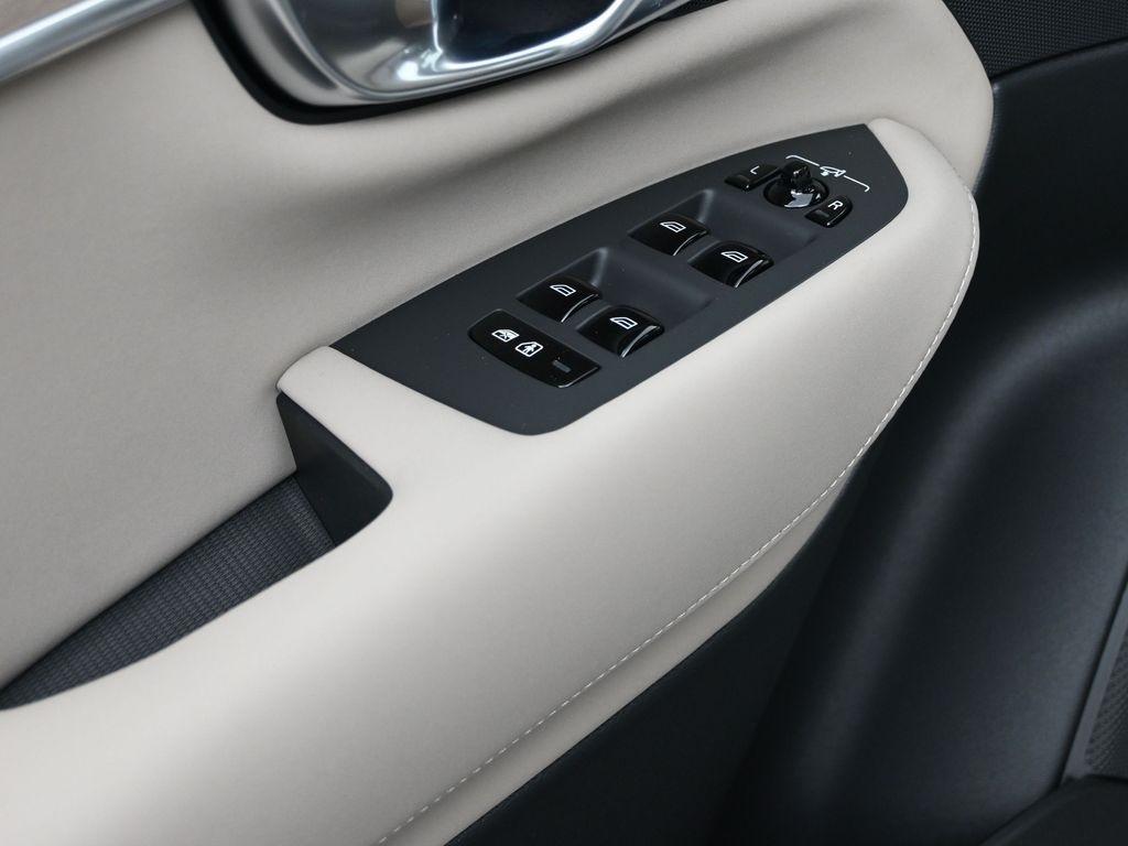 new 2025 Volvo XC90 car, priced at $65,555