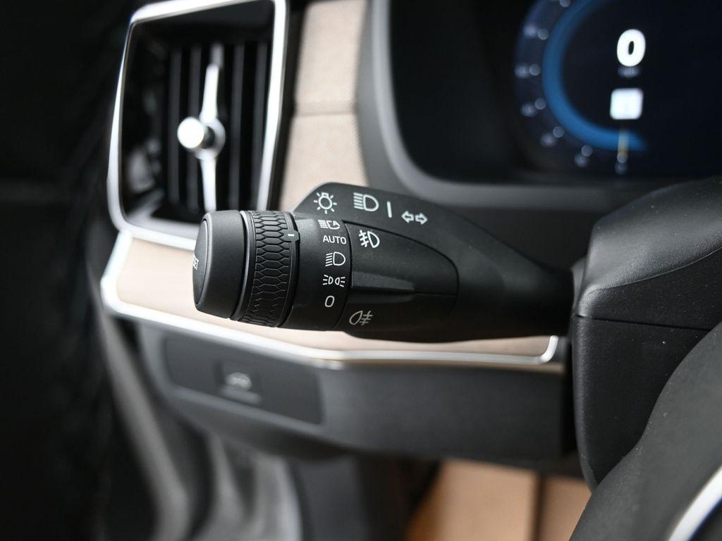 new 2025 Volvo XC90 car, priced at $65,555