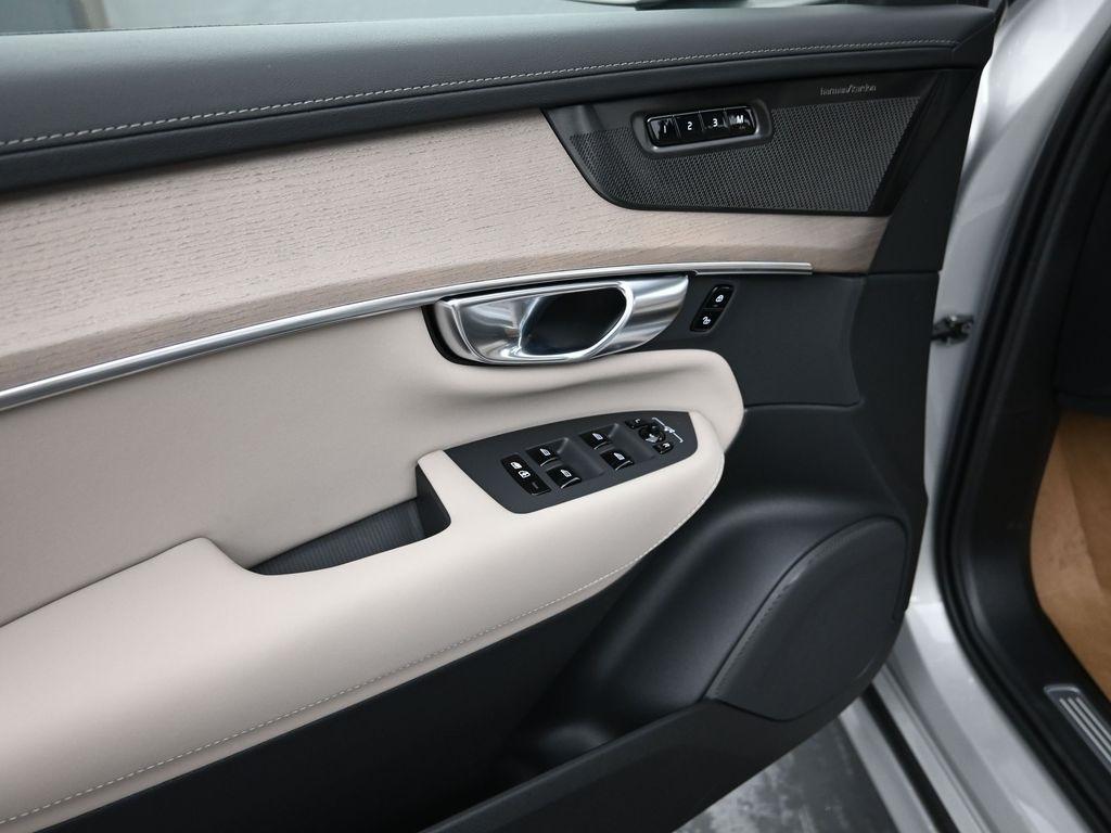 new 2025 Volvo XC90 car, priced at $65,555