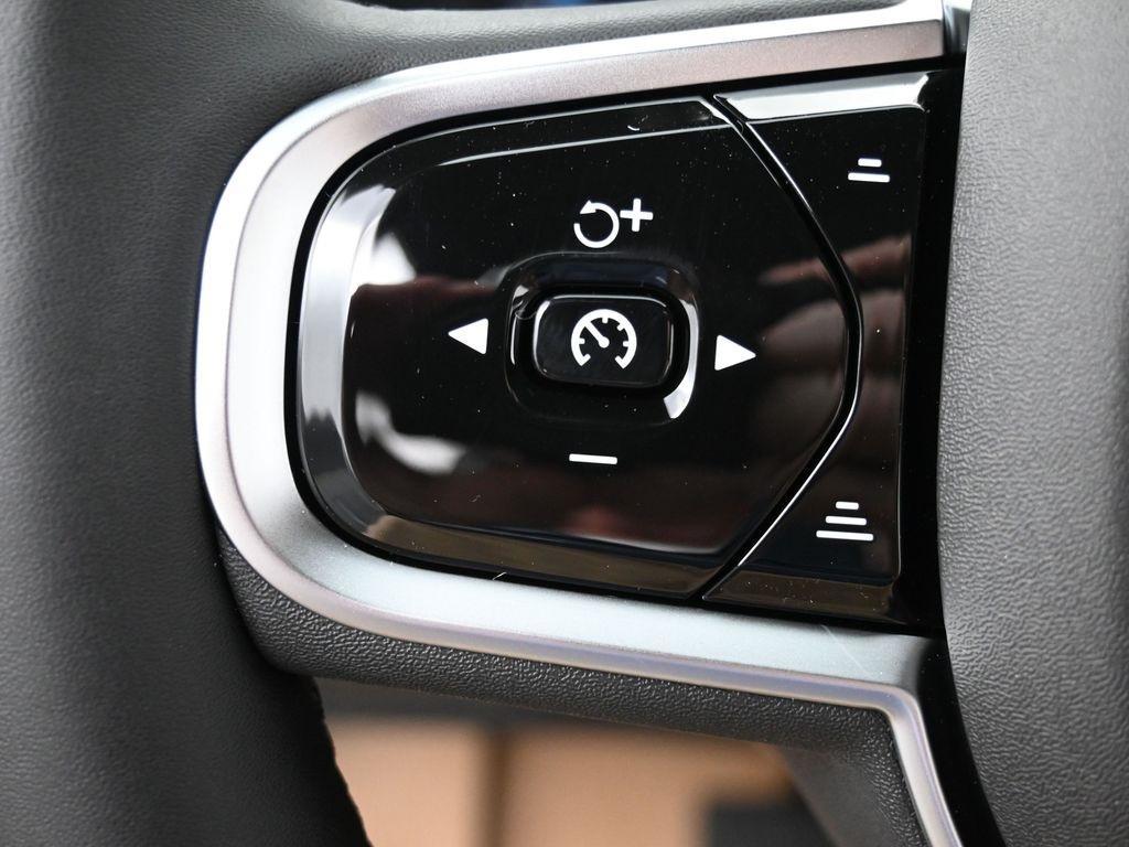 new 2025 Volvo XC90 car, priced at $65,555