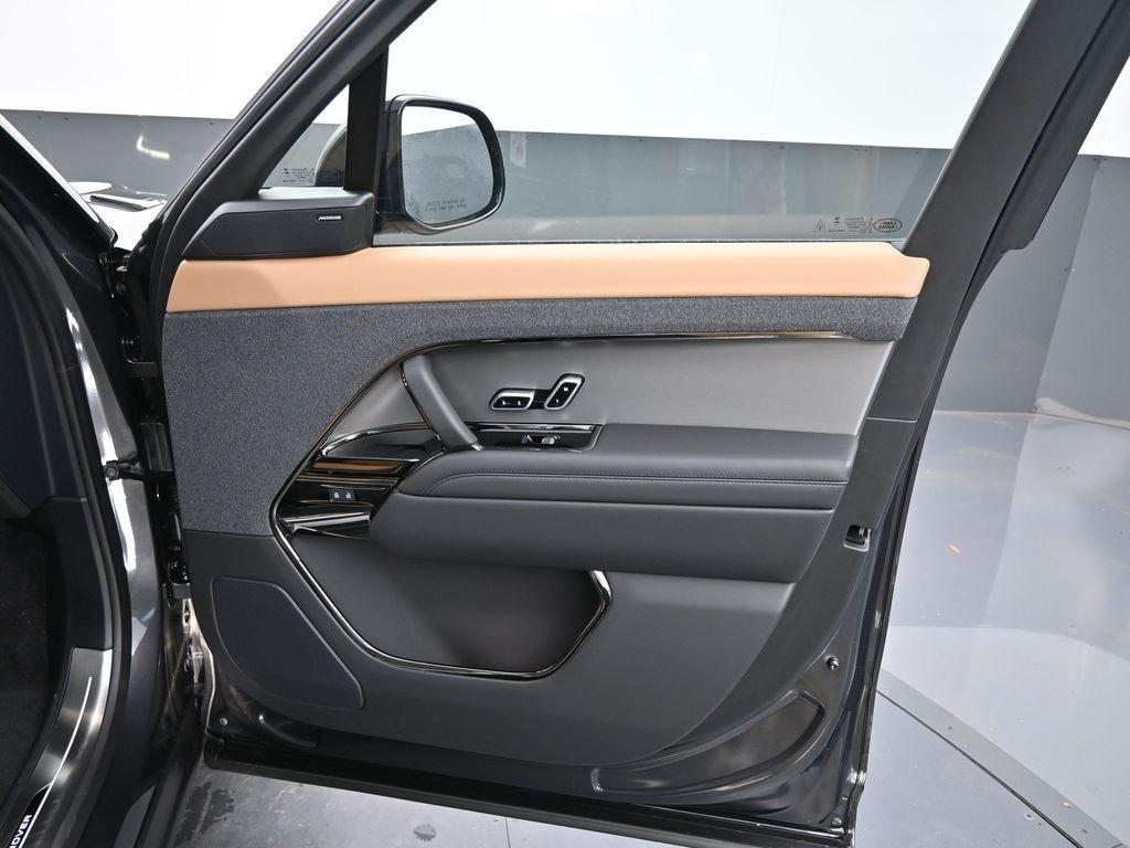 new 2025 Land Rover Range Rover Sport car, priced at $106,185
