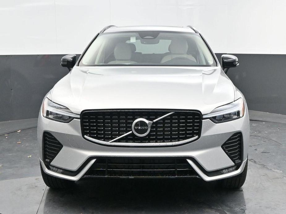 new 2025 Volvo XC60 car, priced at $48,345