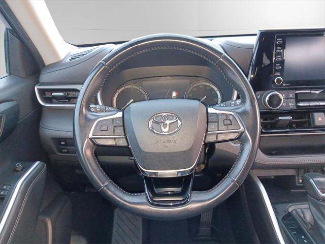 used 2021 Toyota Highlander car, priced at $29,035