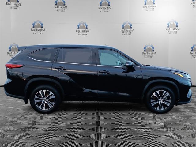 used 2021 Toyota Highlander car, priced at $29,035