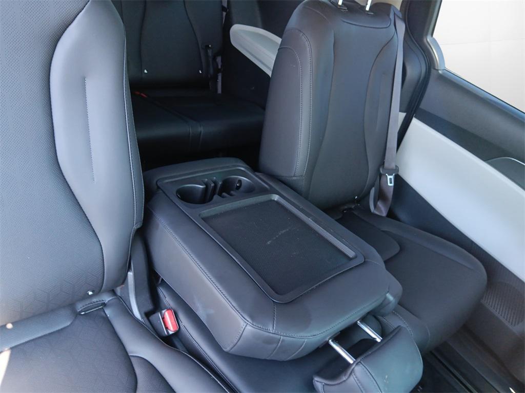 used 2023 Kia Carnival car, priced at $27,664