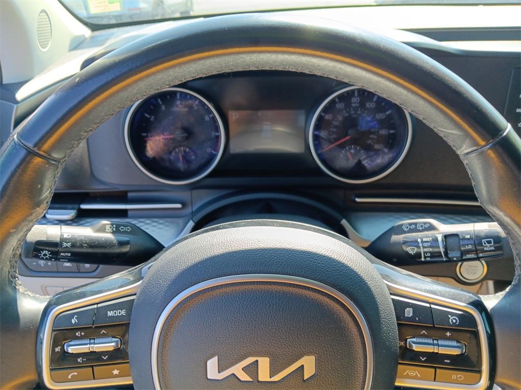 used 2023 Kia Carnival car, priced at $27,664