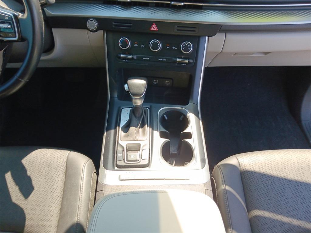 used 2023 Kia Carnival car, priced at $27,664