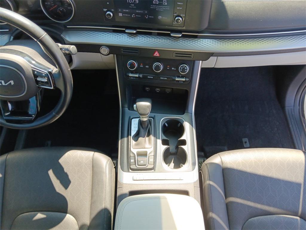 used 2023 Kia Carnival car, priced at $27,664