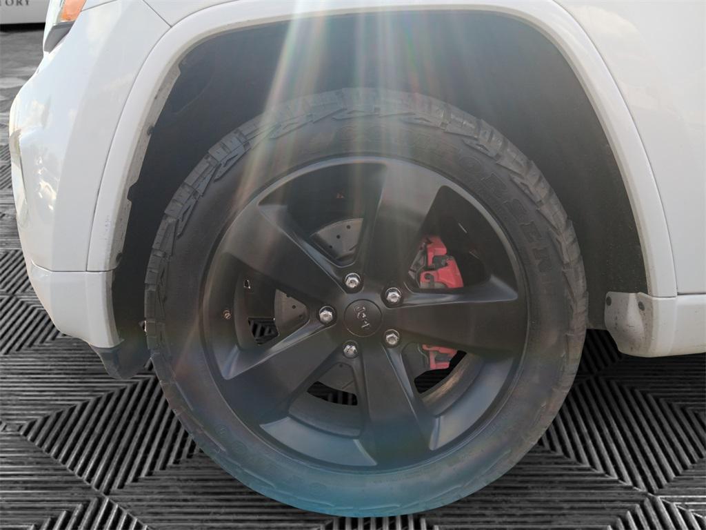 used 2015 Jeep Grand Cherokee car, priced at $11,500