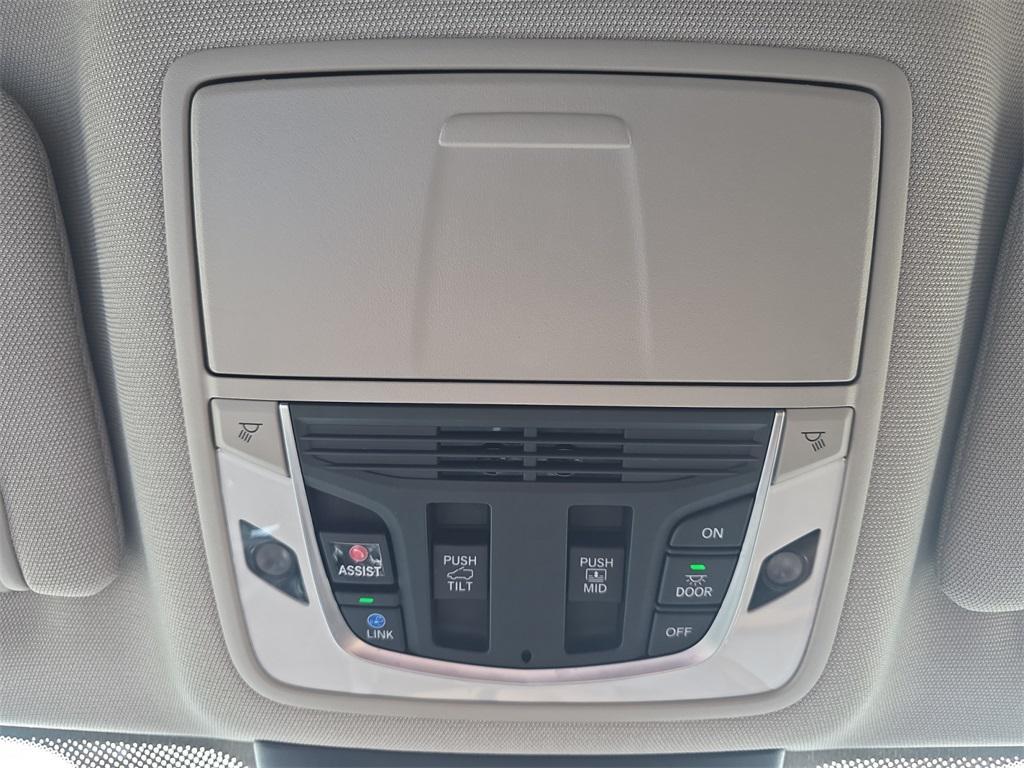 used 2023 Acura MDX car, priced at $38,989