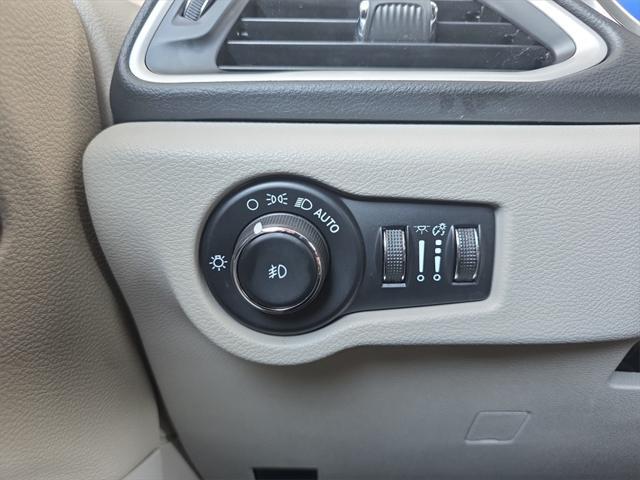 used 2023 Chrysler Pacifica car, priced at $24,941