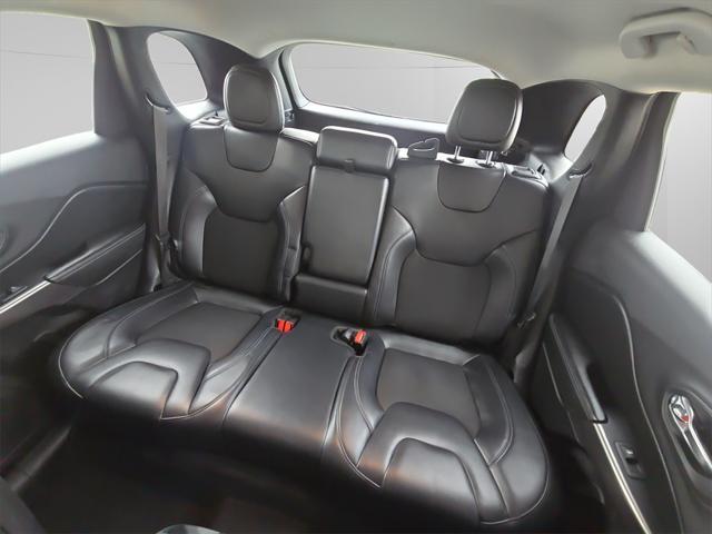 used 2020 Jeep Cherokee car, priced at $15,044