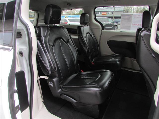 used 2022 Chrysler Pacifica car, priced at $20,900