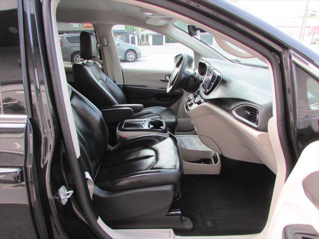 used 2023 Chrysler Pacifica car, priced at $24,900