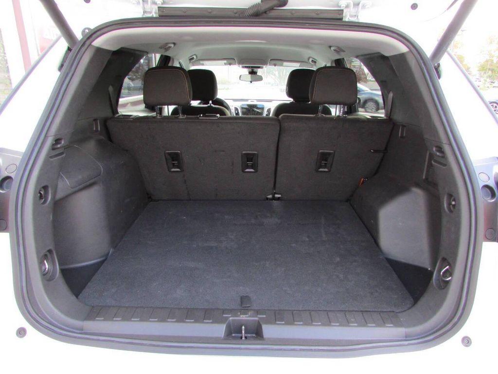 used 2024 Chevrolet Equinox car, priced at $22,900