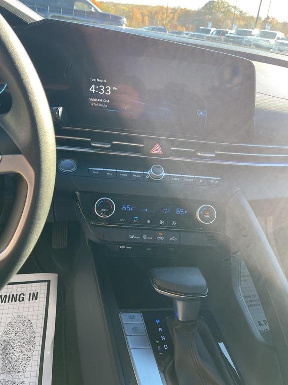 used 2024 Hyundai Elantra car