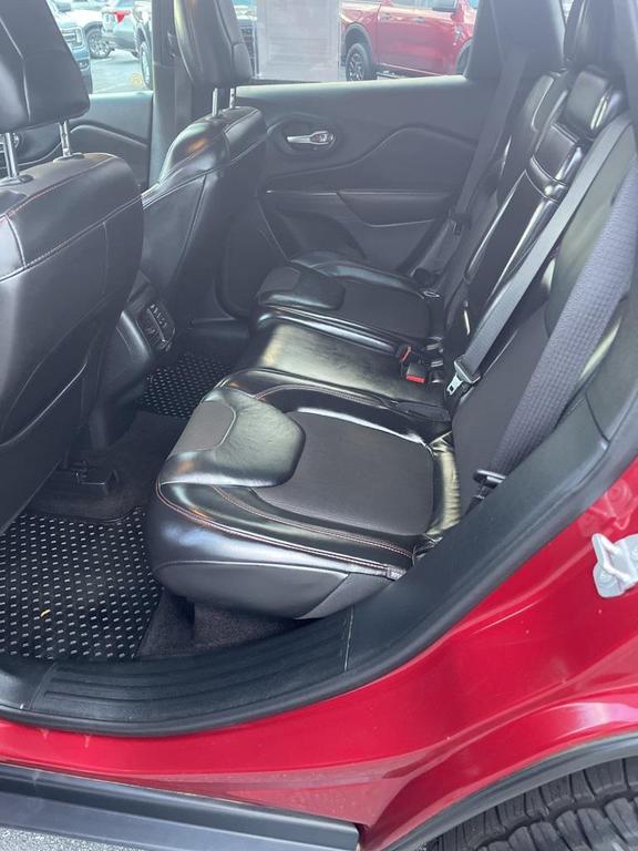 used 2016 Jeep Cherokee car