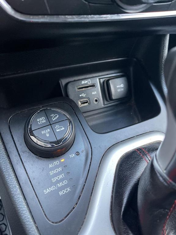 used 2016 Jeep Cherokee car