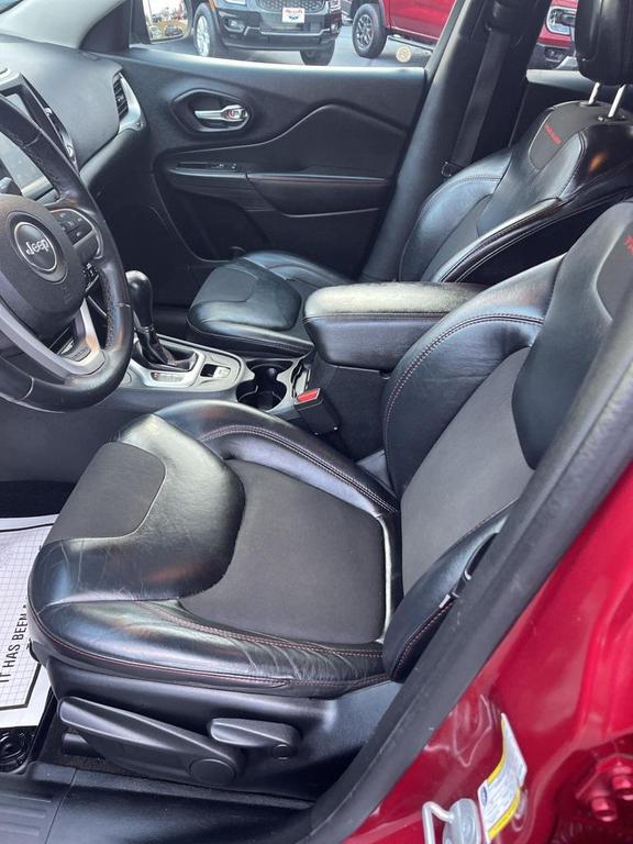 used 2016 Jeep Cherokee car