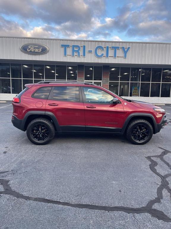 used 2016 Jeep Cherokee car