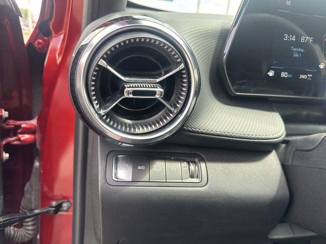used 2025 Chevrolet Equinox car, priced at $31,070