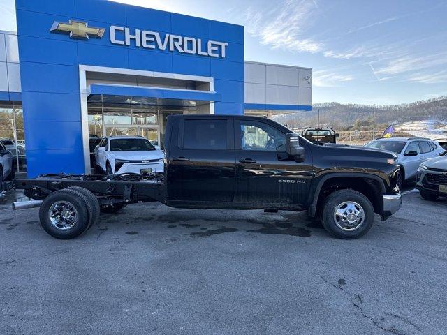 new 2025 Chevrolet Silverado 3500 car, priced at $66,347